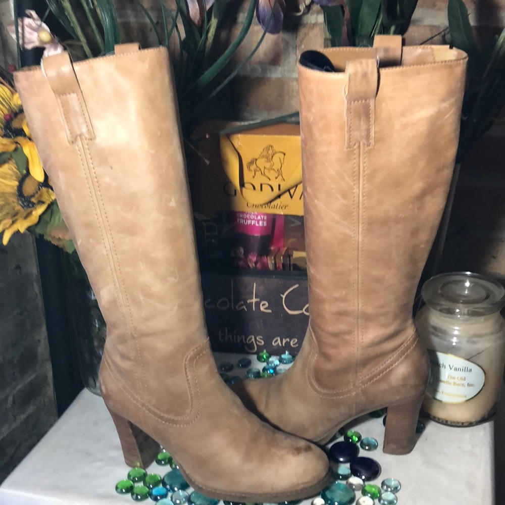 Nicole Boots - Picture 1 of 8